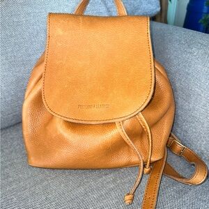 Portland Leather DUNE bucket backpack🦄